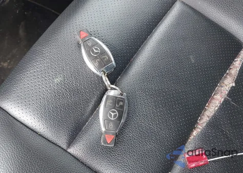 2011 Mercedes-Benz C 300 Luxury 4Matic/Sport 4Matic из США, поврежденный, VIN WDDGF8BB1BR135955